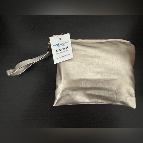 Cinderollies Foldable Ballet Flats with Carrying Bag - Picture 2 of 4